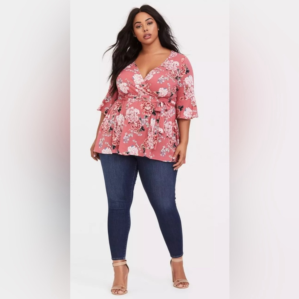 torrid Babydoll Challis Surplice pink Floral Top size 2X - Picture 2 of 9
